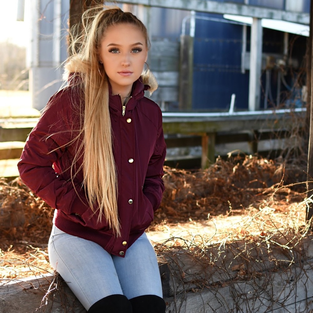 FOREVER 21 Burgundy Puffer Jacket